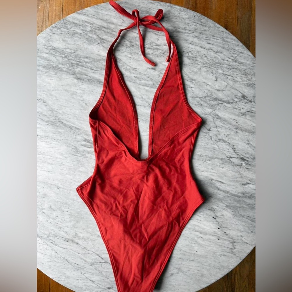 SKIMS Swim Deep Plunge One Piece - Picture 8 of 9